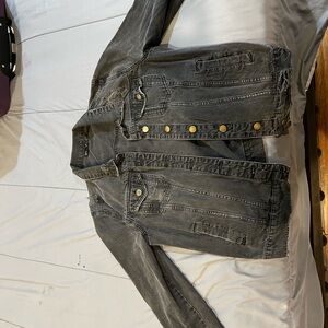 Stylish Gray Denim Jacket with Gold Buttons